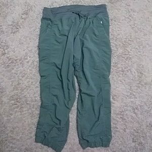Capri cargo pants